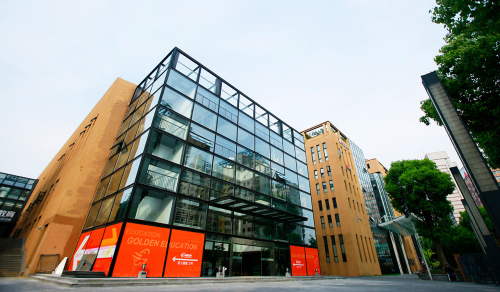 ���DACCA�٫@�ɼҰ׽��Y�|